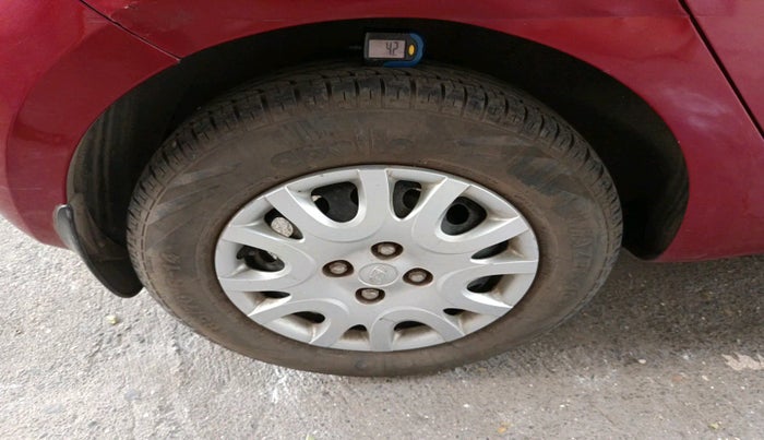 2010 Hyundai i20 MAGNA 1.2, Petrol, Manual, 83,890 km, tyre