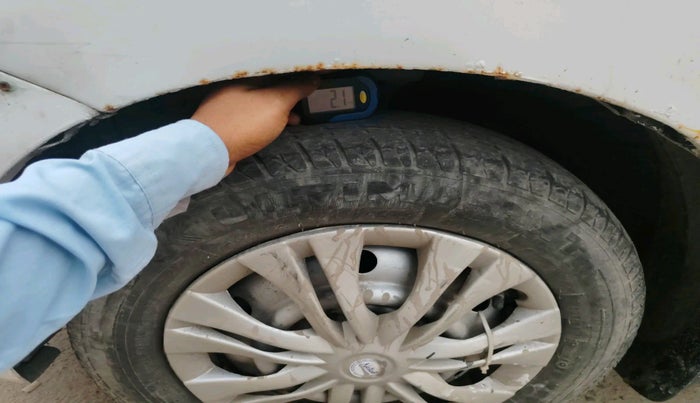 2013 Maruti Wagon R 1.0 LXI CNG, Petrol, Manual, 1,17,586 km, tyre