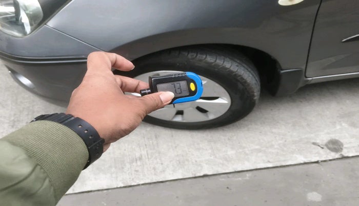 2015 Maruti Celerio VXI AMT, Petrol, Automatic, 47,864 km, tyre