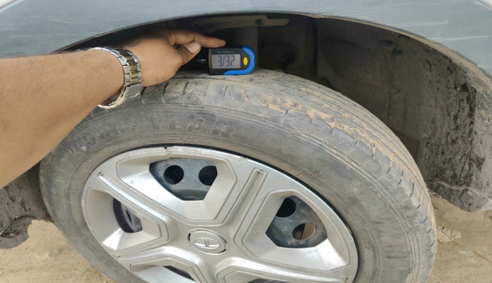 2019 Tata NEXON XE PETROL, Petrol, Manual, 42,818 km, tyre