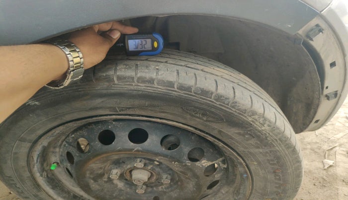 2019 Tata NEXON XE PETROL, Petrol, Manual, 42,818 km, tyre