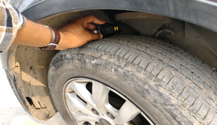 2017 Mahindra XUV500 W10 AT, Diesel, Automatic, 97,101 km, tyre