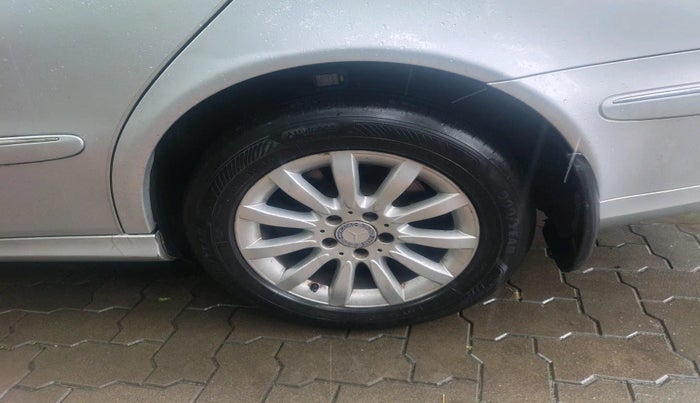 2007 Mercedes Benz E Class 280 CDI ELEGANCE, Diesel, Automatic, 1,30,262 km, tyre