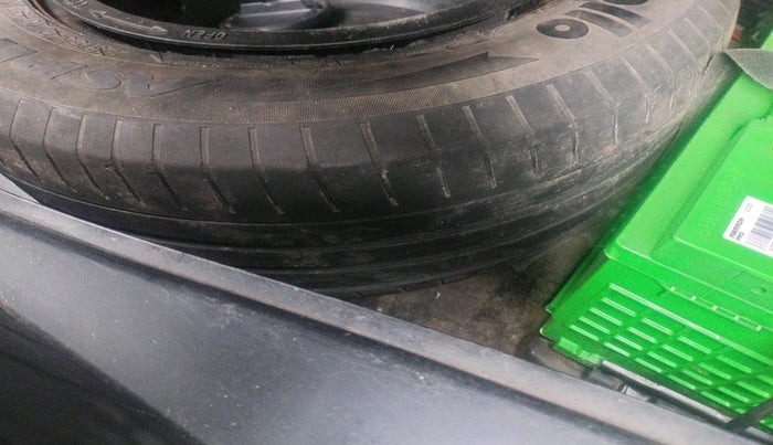 2007 Mercedes Benz E Class 280 CDI ELEGANCE, Diesel, Automatic, 1,30,262 km, tyre