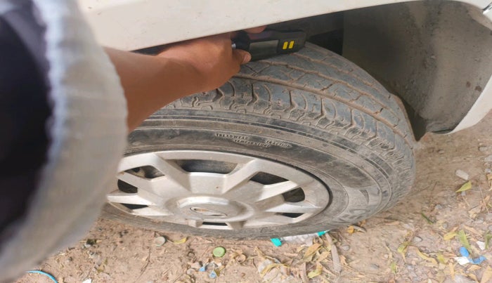 2019 Mahindra TUV300 T6 PLUS, Diesel, Manual, 33,098 km, tyre