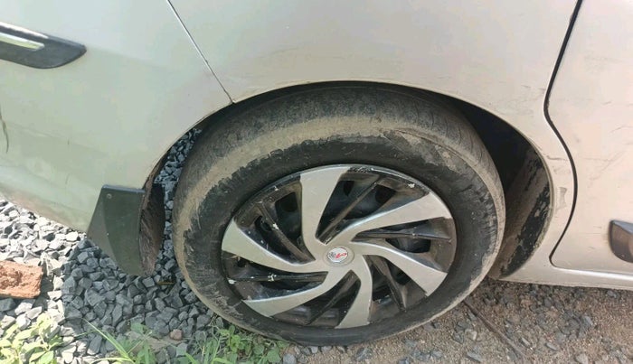 2015 Maruti Ertiga VXI CNG, Petrol, Manual, 1,62,320 km, tyre