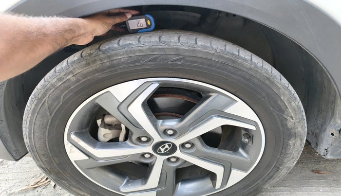 2018 Hyundai Creta SX AT 1.6 DIESEL, Diesel, Automatic, 1,22,371 km, tyre