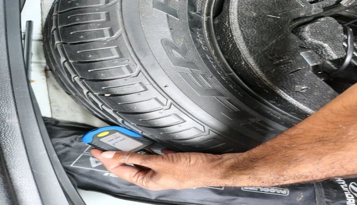 2018 Hyundai Creta SX AT 1.6 DIESEL, Diesel, Automatic, 1,22,371 km, tyre