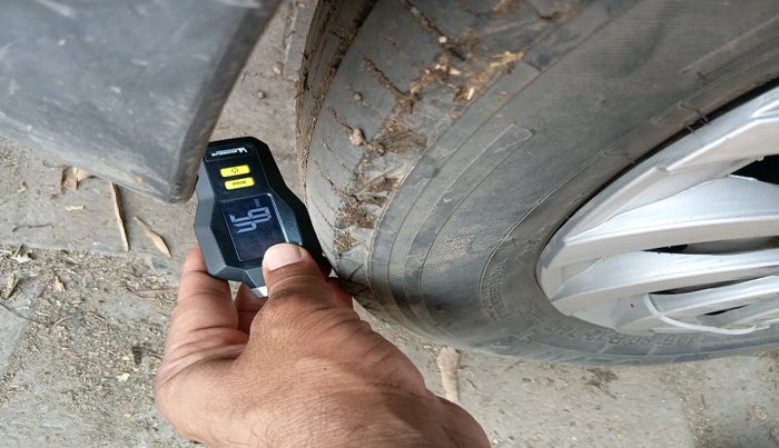 2010 Maruti Alto LXI, Petrol, Manual, 1,36,984 km, tyre