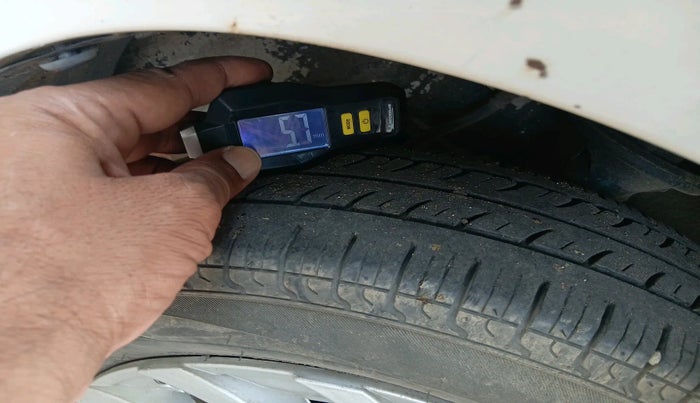 2010 Maruti Alto LXI, Petrol, Manual, 1,36,984 km, tyre