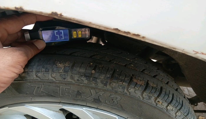 2010 Maruti Alto LXI, Petrol, Manual, 1,36,984 km, tyre