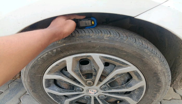 2015 Tata Bolt XE REVOTRON, Petrol, Manual, 90,100 km, tyre