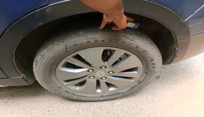 2016 Maruti S Cross ALPHA 1.3, Diesel, Manual, 1,00,058 km, tyre