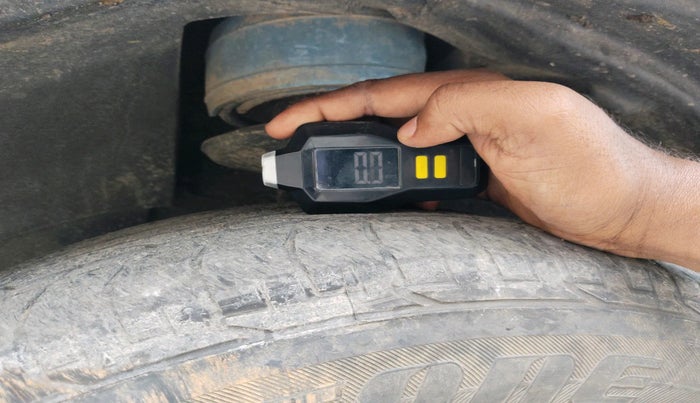 2014 Nissan Terrano XL D THP 110 PS, Diesel, Manual, 89,153 km, tyre