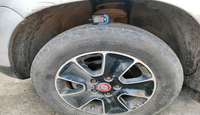 2017 Renault Duster 85 PS RXS MT DIESEL, Diesel, Manual, 1,03,303 km, tyre