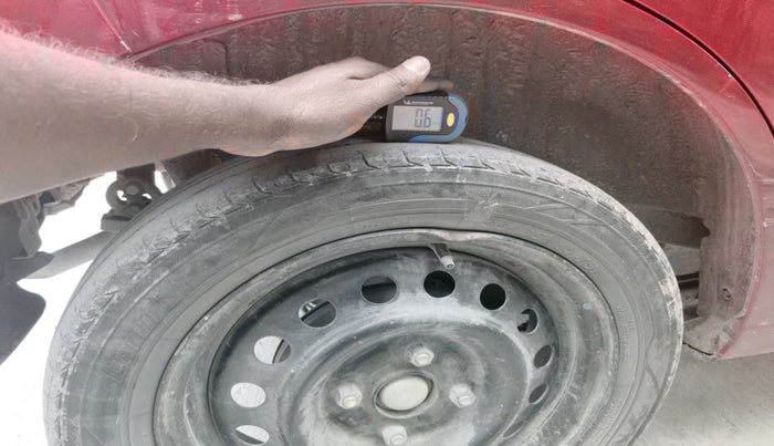 2016 Maruti Wagon R 1.0 VXI, Petrol, Manual, 76,801 km, tyre