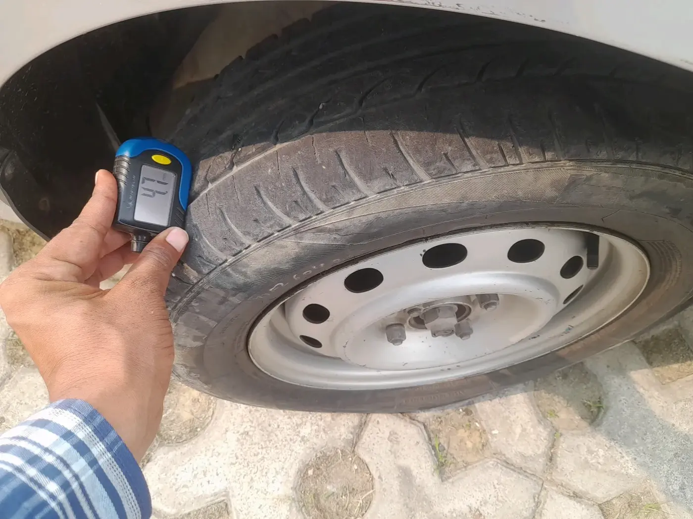 2011 Tata Indica Vista AURA QUADRAJET, Diesel, Manual, 1,36,818 km, tyre