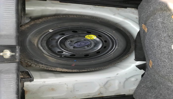 2022 Maruti Swift ZXI, Petrol, Manual, 57,637 km, tyre