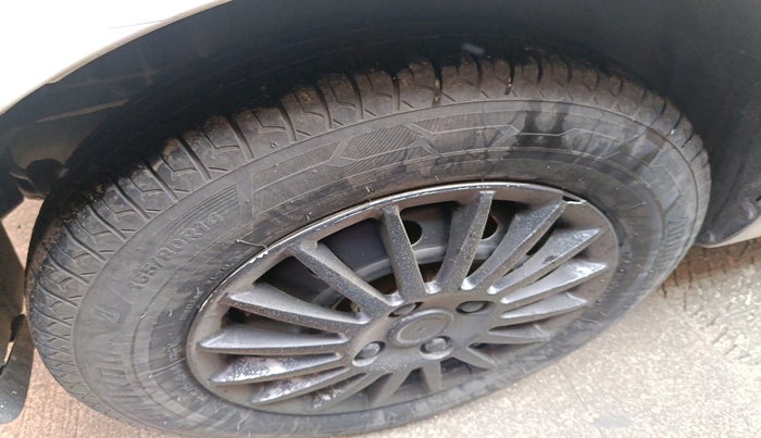 2012 Maruti Swift Dzire VXI, Petrol, Manual, 1,76,664 km, tyre