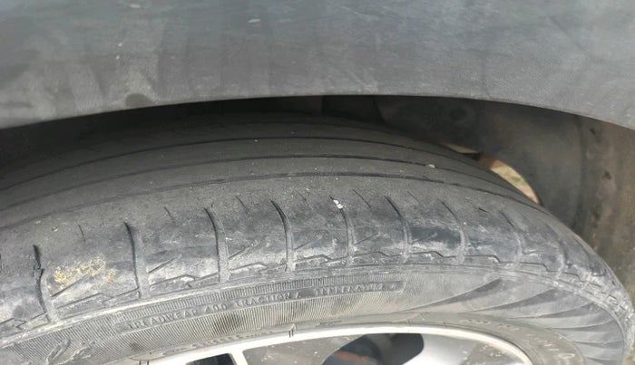 2017 Hyundai Creta SX (O) 1.6 DIESEL, Diesel, Manual, 1,12,000 km, tyre