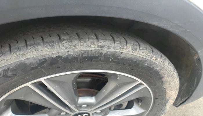 2017 Hyundai Creta SX (O) 1.6 DIESEL, Diesel, Manual, 1,12,000 km, tyre