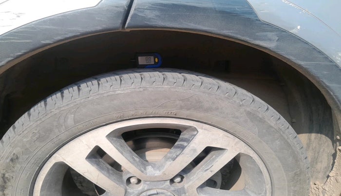 2019 Tata Hexa XTA 4X2 6 STR, Diesel, Automatic, 1,47,807 km, tyre