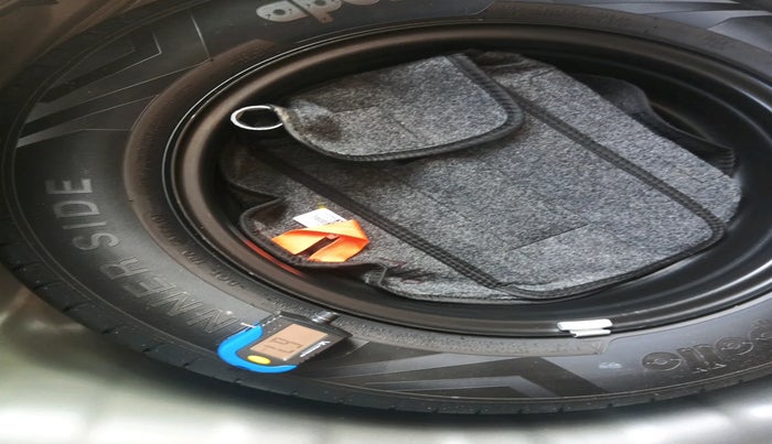 2023 Hyundai VENUE S(O) 1.2, Petrol, Manual, 17,370 km, tyre