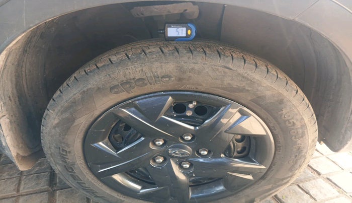 2023 Hyundai VENUE S(O) 1.2, Petrol, Manual, 17,370 km, tyre