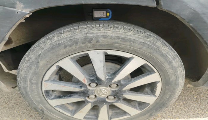 2014 Toyota Etios CROSS 1.2 G, Petrol, Manual, 1,34,334 km, tyre