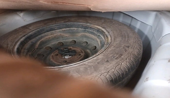 2014 Hyundai i10 SPORTZ 1.1, Petrol, Manual, 65,431 km, tyre