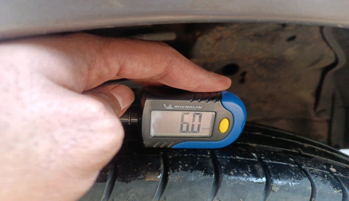 2015 Maruti Wagon R 1.0 LXI CNG, Petrol, Manual, 1,27,166 km, tyre