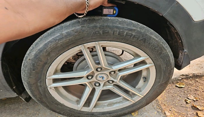 2019 Hyundai Creta E PLUS 1.6 PETROL, Petrol, Manual, 1,08,646 km, tyre