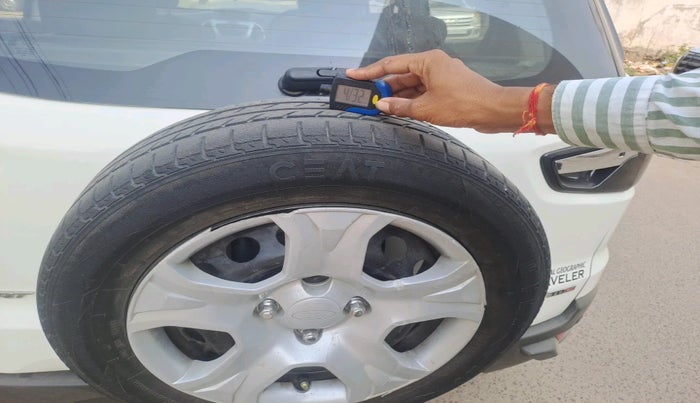 2014 Ford Ecosport TREND 1.5L DIESEL, Diesel, Manual, 1,04,557 km, tyre