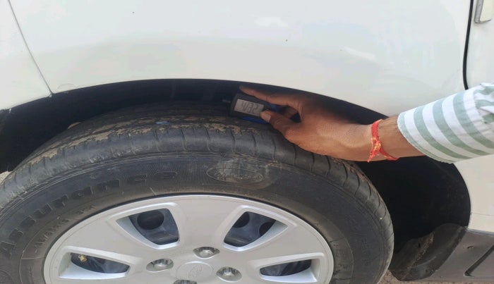 2014 Ford Ecosport TREND 1.5L DIESEL, Diesel, Manual, 1,04,557 km, tyre