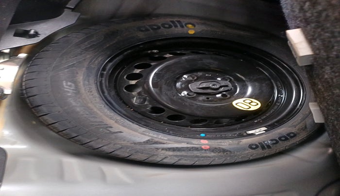 2022 Maruti Baleno ZETA PETROL 1.2, Petrol, Manual, 23,155 km, tyre