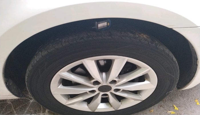 2013 Skoda Octavia ELEGANCE 2.0 TDI AT, Diesel, Automatic, 1,19,684 km, tyre