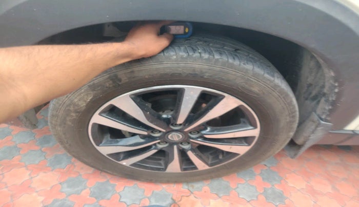 2019 Nissan Kicks XV DIESEL, Diesel, Manual, 1,28,092 km, tyre