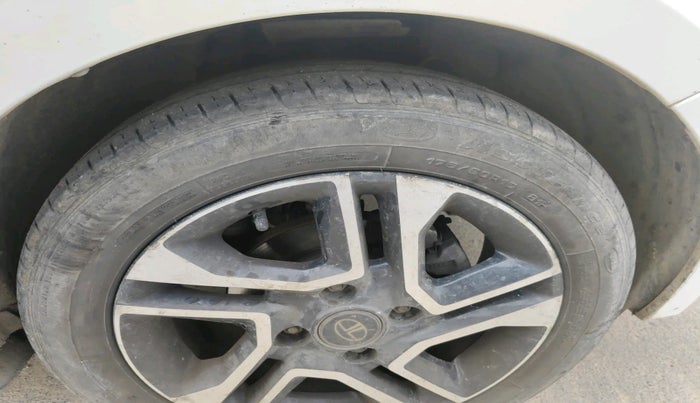 2022 Tata Tiago XZ PLUS DUAL TONE PETROL, Petrol, Manual, 28,736 km, tyre