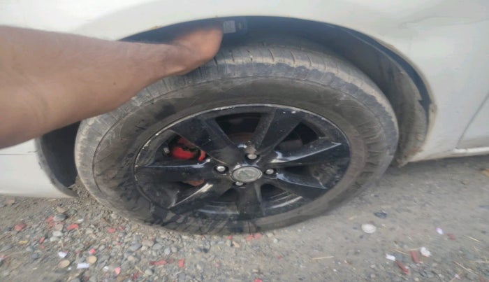 2013 Nissan Sunny XV DIESEL, Diesel, Manual, 76,249 km, tyre