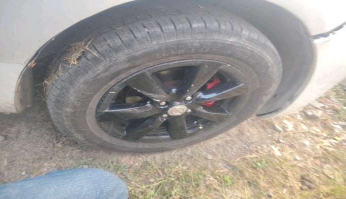 2013 Nissan Sunny XV DIESEL, Diesel, Manual, 76,249 km, tyre