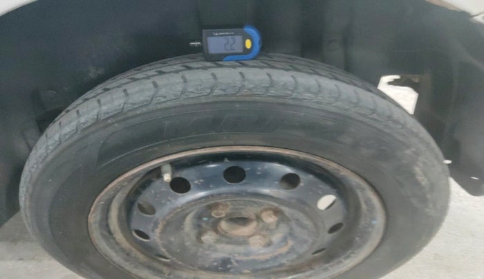 2012 Maruti Swift VDI, Diesel, Manual, 2,18,772 km, tyre