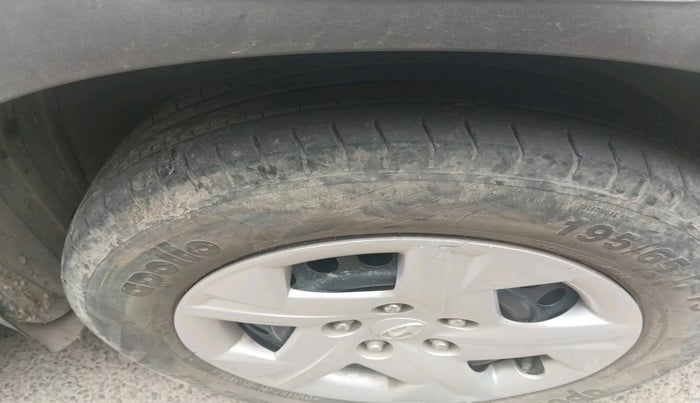 2021 Hyundai VENUE S 1.0 TURBO IMT, Petrol, Manual, 42,169 km, tyre
