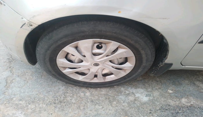 2011 Maruti Ritz LXI, Petrol, Manual, 1,00,002 km, tyre