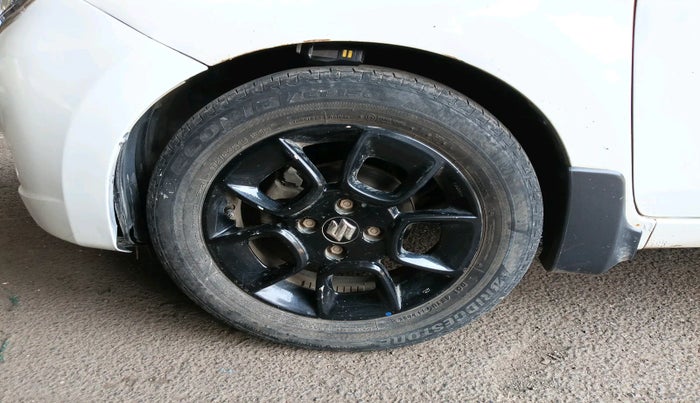 2017 Maruti Celerio VXI CNG, Petrol, Manual, 77,311 km, tyre