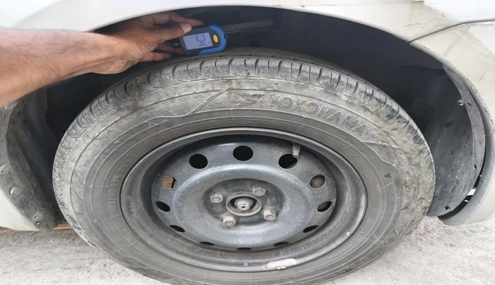 2011 Maruti Swift VXI, Petrol, Manual, 76,640 km, tyre