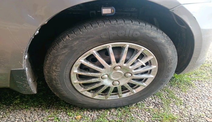 2015 Maruti Swift VXI, Petrol, Manual, 75,053 km, tyre