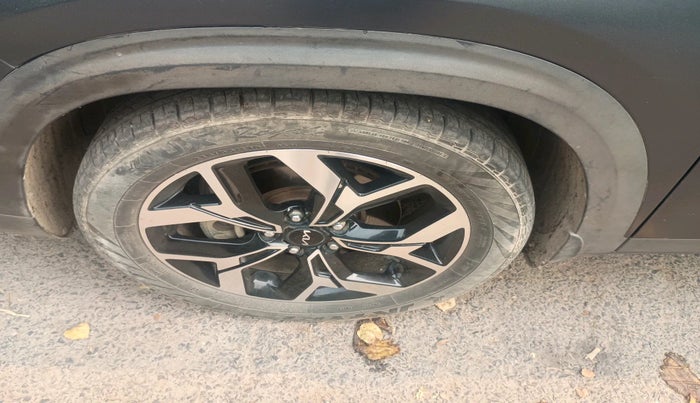 2023 KIA SELTOS  X LINE 1.5 TURBO PETROL DCT, Petrol, Automatic, 27,398 km, tyre