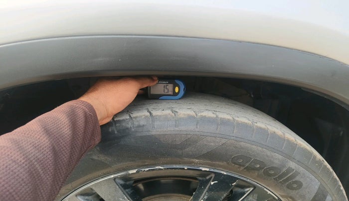 2018 Maruti Vitara Brezza ZDI, Diesel, Manual, 1,25,858 km, tyre