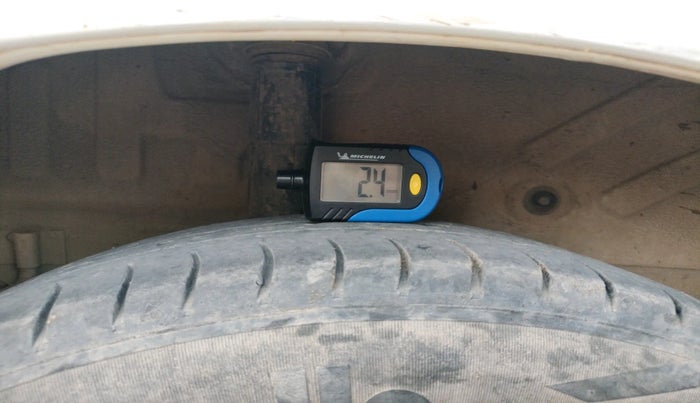 2018 Maruti Celerio VXI CNG, Petrol, Manual, 1,09,528 km, tyre