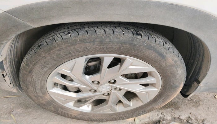 2020 Hyundai Creta SX 1.5 PETROL, Petrol, Manual, 81,229 km, tyre